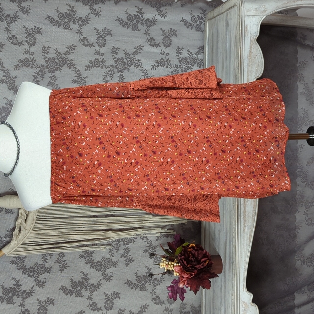 Miami / Francescas Rust floral off the shoulders dress lace flare sleeves